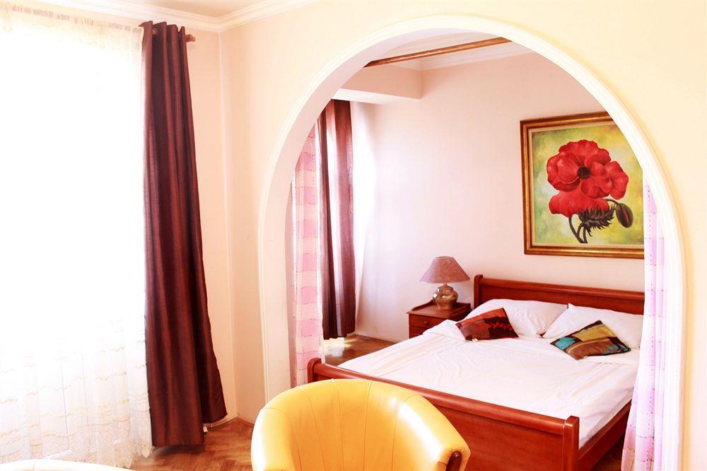 Vila Ile De France Novi Sad Zimmer foto